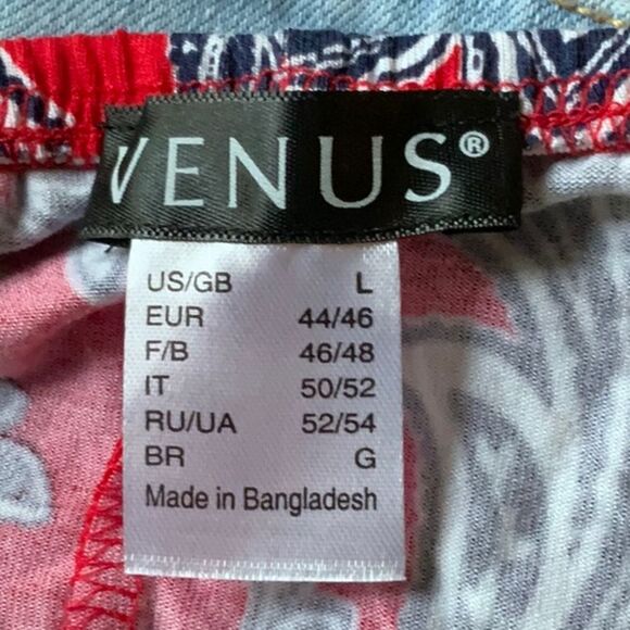 VENUS floral shark bite hem top - Picture 6 of 6